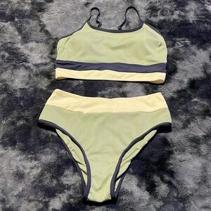 SHEIN Two-Tone Colorblock Bikini Set